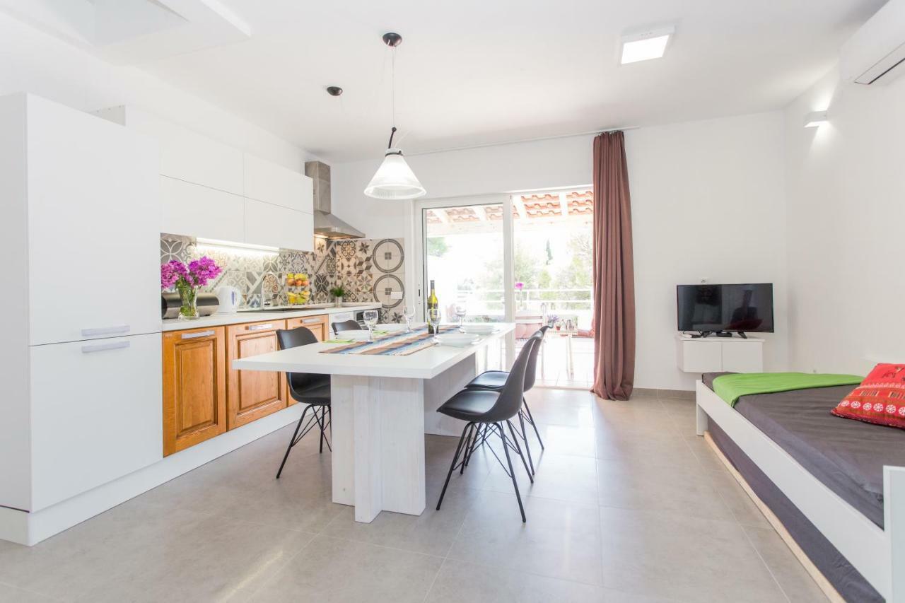Beachside Villa Marko Milna  Buitenkant foto