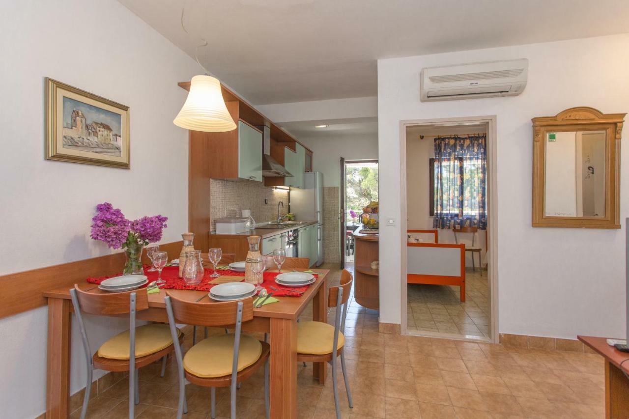 Beachside Villa Marko Milna  Buitenkant foto